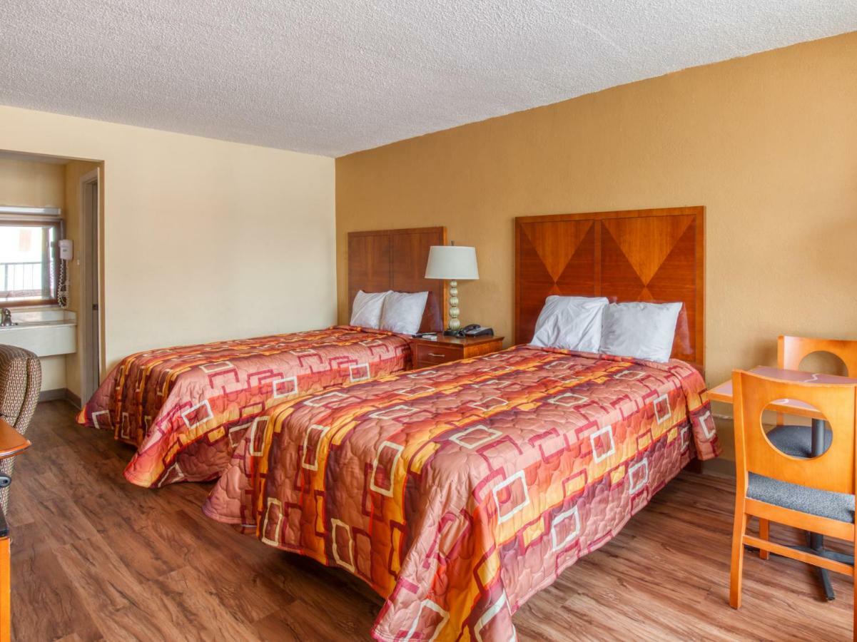Budgetel Inn & Suites Forest Park Luaran gambar