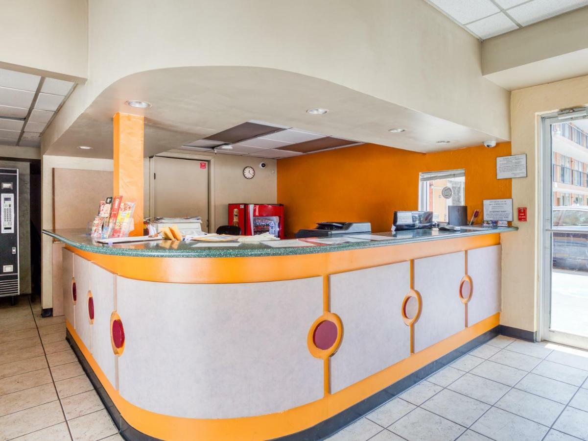 Budgetel Inn & Suites Forest Park Luaran gambar