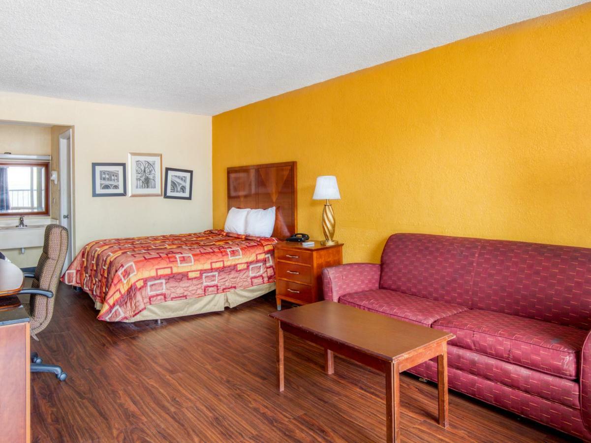Budgetel Inn & Suites Forest Park Luaran gambar